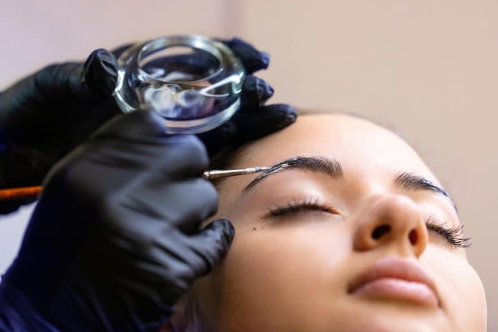 Élevé Brows