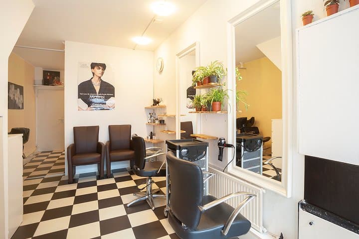 Elle Salon