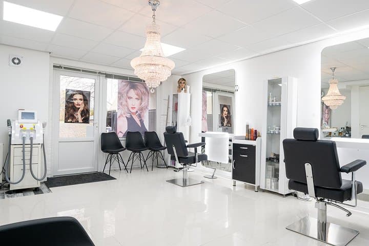 Salon Monira