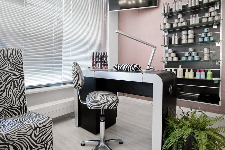 Black and White Beauty Salon